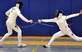 九游体育-击剑热身赛掀起高潮，陇右旋风队大胜三湘麒麟队，战至最后一刻——目标直指冠军